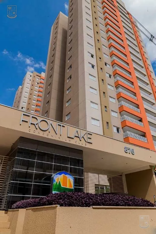 Fachada das torres do condomínio Front Lake.